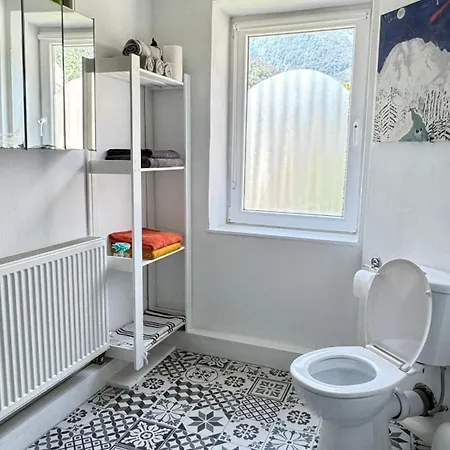 Hisa Luciano For 5 Near