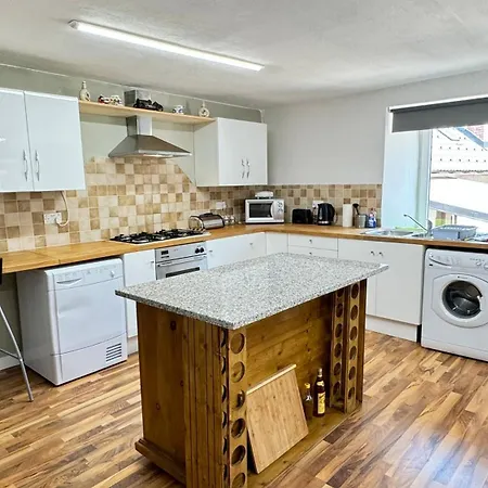 Dom wakacyjny Hisa Luciano For 5 Near