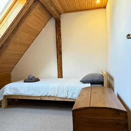 Hisa Luciano For 5 Near * Zaga