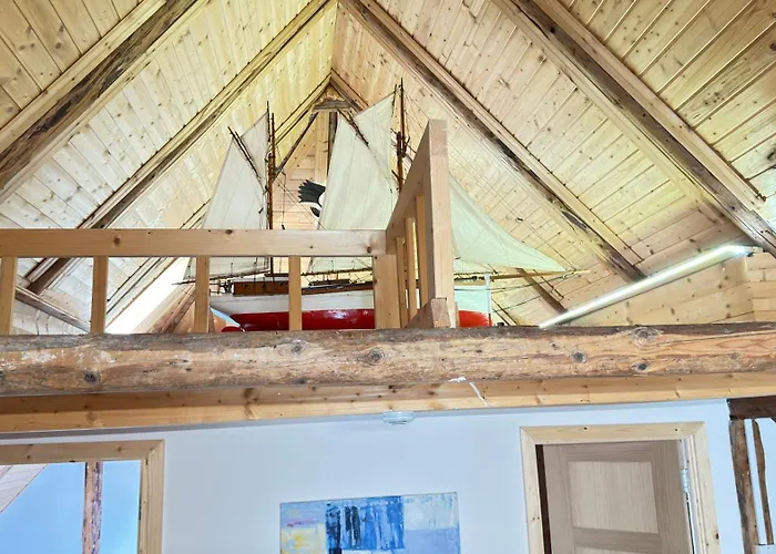 Hisa Luciano For 5 Near