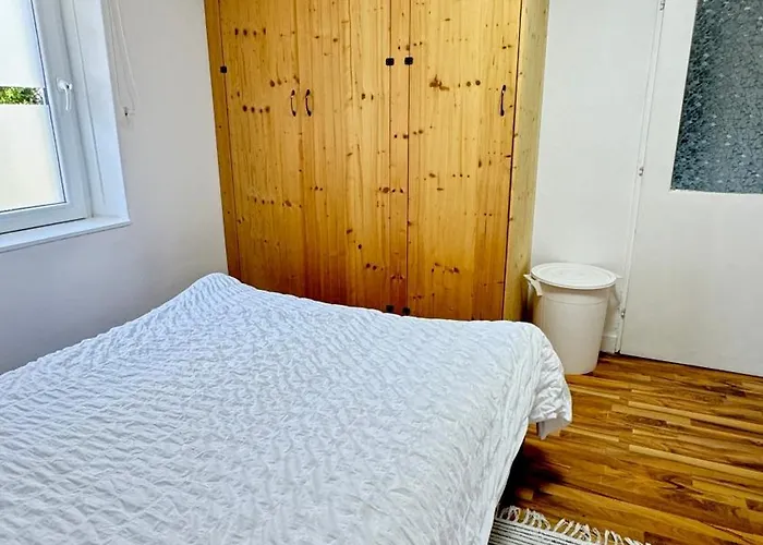 Hisa Luciano For 5 Near *