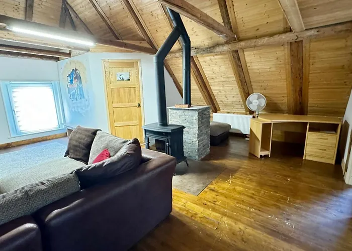 Hisa Luciano For 5 Near *